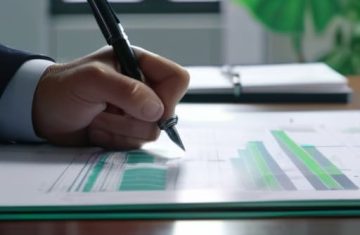 How risk management reduces premiums through fixes.